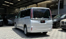 Toyota Noah 2018