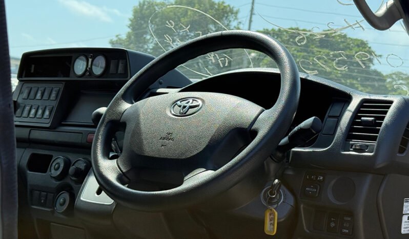 
Toyota HiAce Ambulance 2018 full									