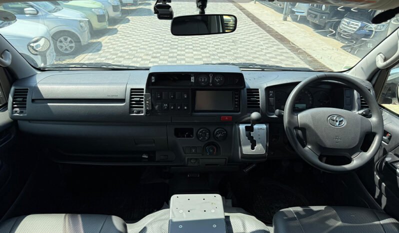 
Toyota HiAce Ambulance 2018 full									