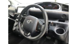 Toyota Sienta 2018 full