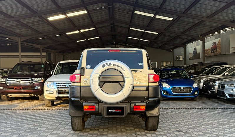 Toyota FJ Cruiser 2018 full