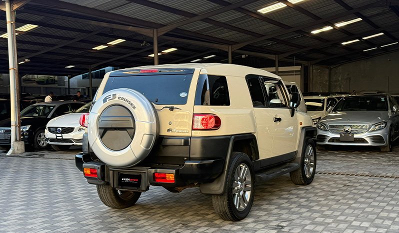 Toyota FJ Cruiser 2018 full