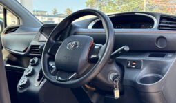 
Toyota Sienta 2018 full									