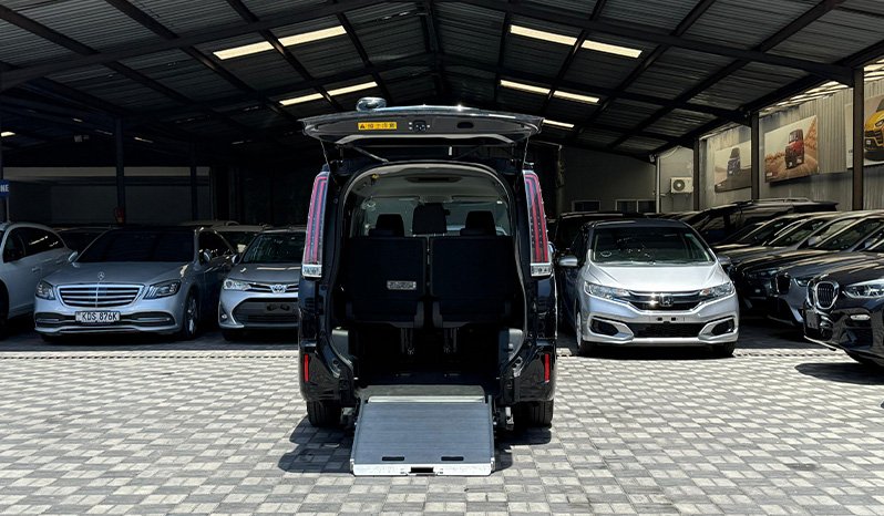 Toyota Noah 2019 full