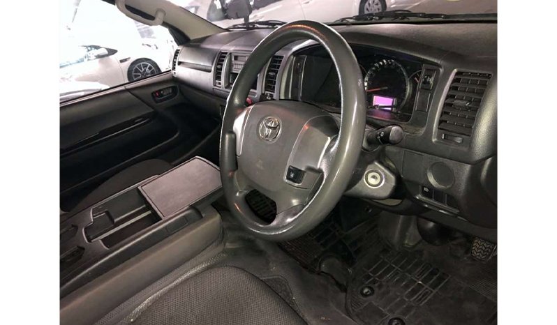 Toyota Hiace 2018 full