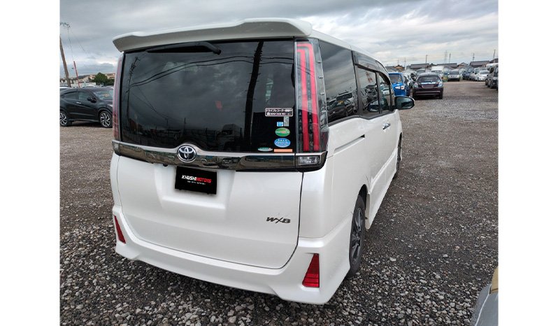Toyota Noah 2018 full