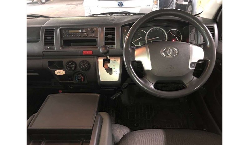 Toyota Hiace 2018 full