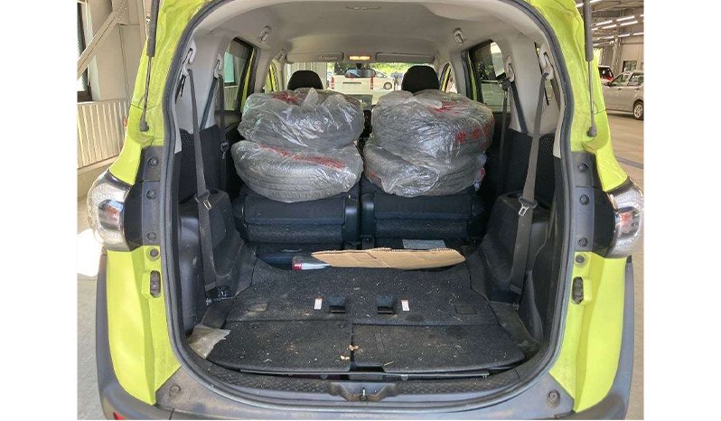 Toyota Sienta 2018 full