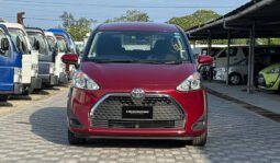 
Toyota Sienta 2018 full									