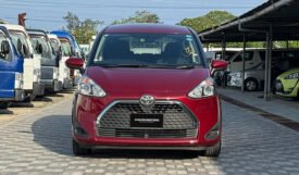 Toyota Sienta 2018