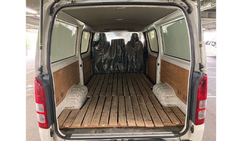 Toyota Hiace 2018 full