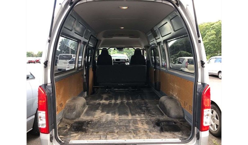 Toyota Hiace 2018 full