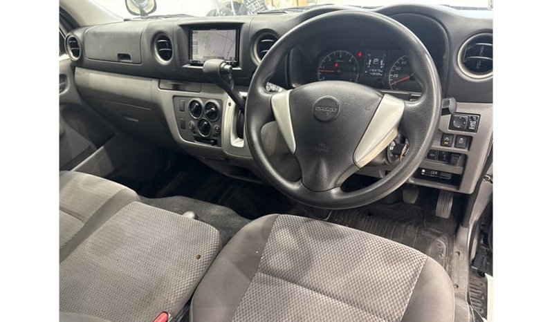 Isuzu Como 2018 full