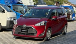 
Toyota Sienta 2018 full									