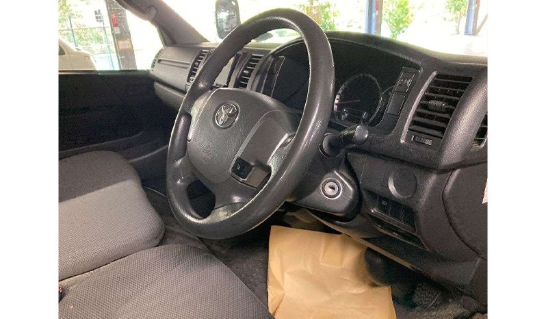 Toyota Hiace 2018 full