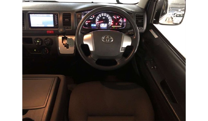 Toyota Hiace 2018 full