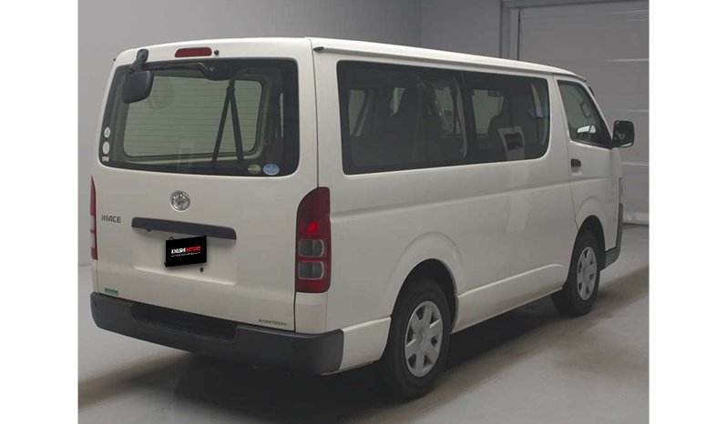 Toyota Hiace 2018 full
