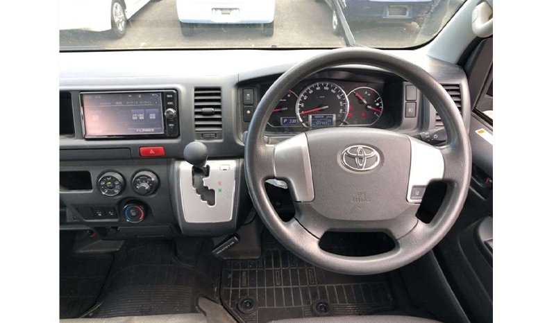 Toyota Hiace 2018 full