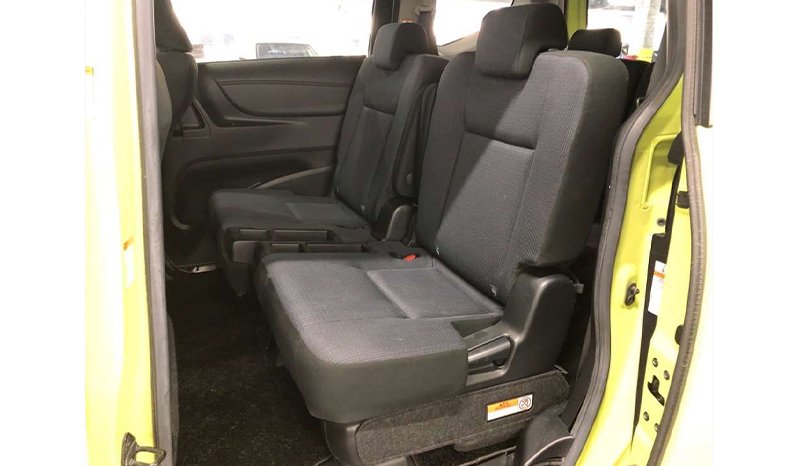 Toyota Sienta 2018 full