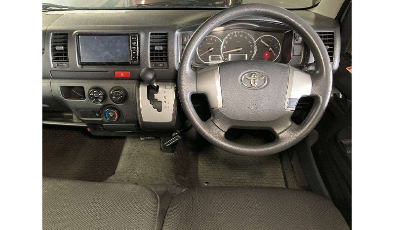 Toyota Hiace 2018 full