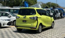 
Toyota Sienta 2018 full									