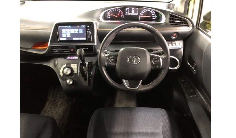 Toyota Sienta 2018 full