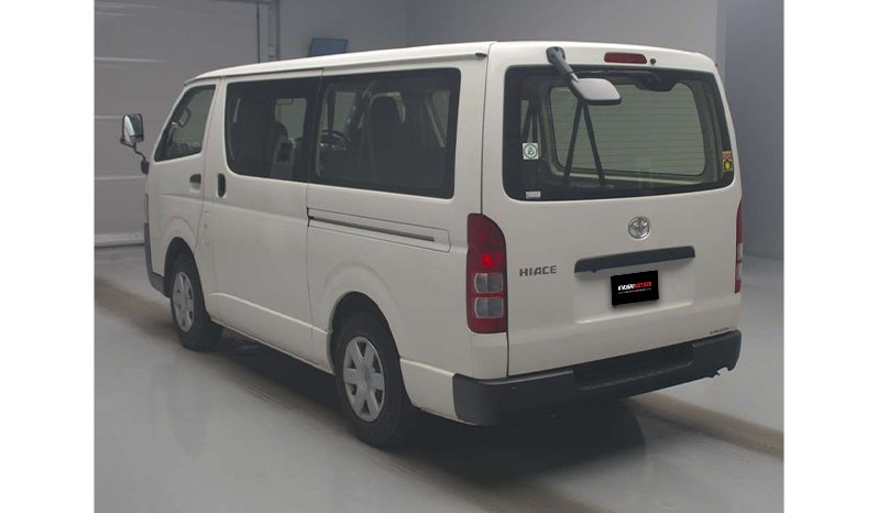 Toyota Hiace 2018 full
