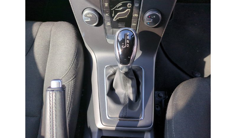 Volvo V40 2018 full