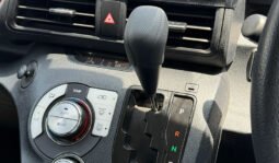 
Toyota Sienta 2018 full									