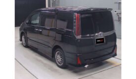 Toyota Noah 2018