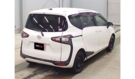 Toyota Sienta 2018