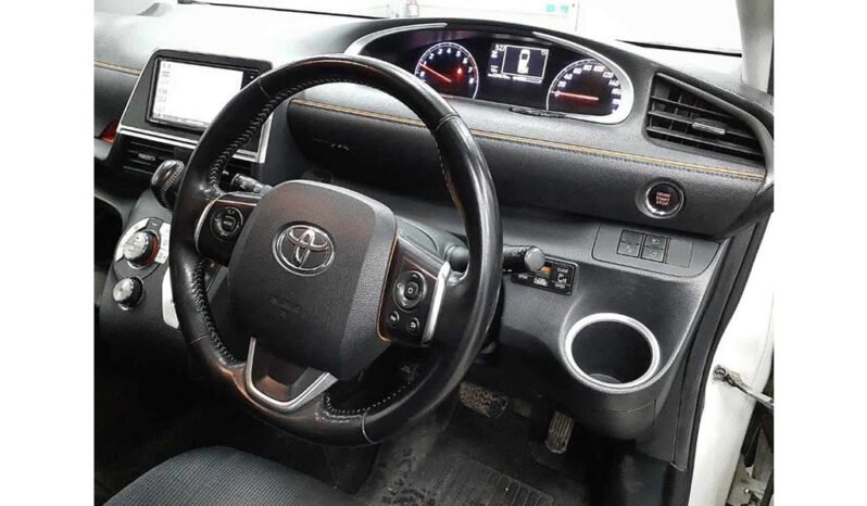 Toyota Sienta 2018 full