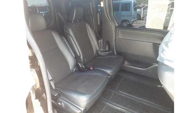 
Toyota Noah 2018 full									