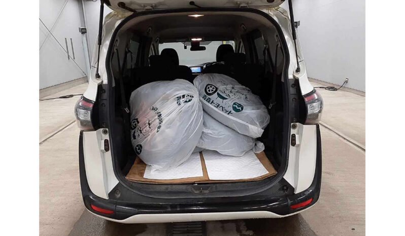 Toyota Sienta 2018 full