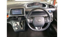 Toyota Sienta 2018 full