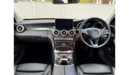 
										Mercedes Benz C200 2015 full									