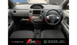 
										  Toyota Sienta 2015 full									