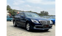 
										Toyota Crown Royal Saloon 2016 full									