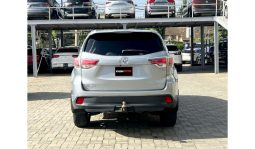 
										Toyota Kluger 2016 full									