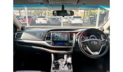 
										Toyota Kluger 2016 full									