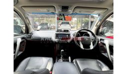 
										Toyota Land Cruiser Prado 2017 full									