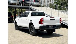 
										Toyota Hilux GR 2023 full									