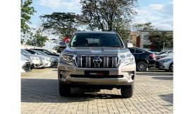 Toyota Land Cruiser Prado VXL 2023