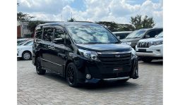 Toyota NOAH 2017