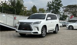 Lexus LX570 2016