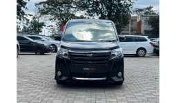 Toyota NOAH 2017