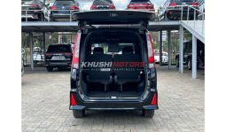 
										Toyota NOAH 2017 full									