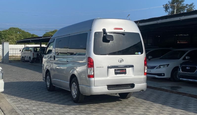 
								Toyota Hiace 2017 full									