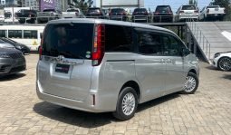 
										Toyota Noah 2017 full									