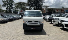 Toyota Hiace 2017